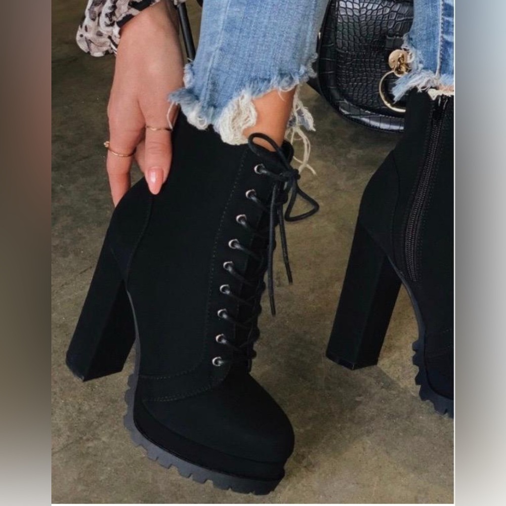 No Strings Attached Platform Booties Black Sz 10 Heel Lace Up Boots Fashion Nova